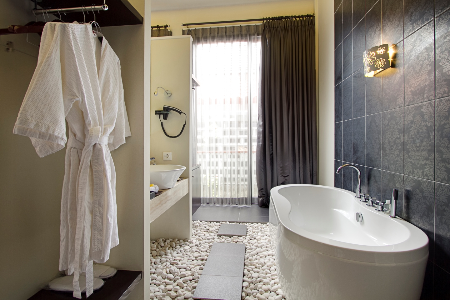 barthroom area